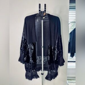 Knox‎ Rose black velvet burnout kimono with fringe trim